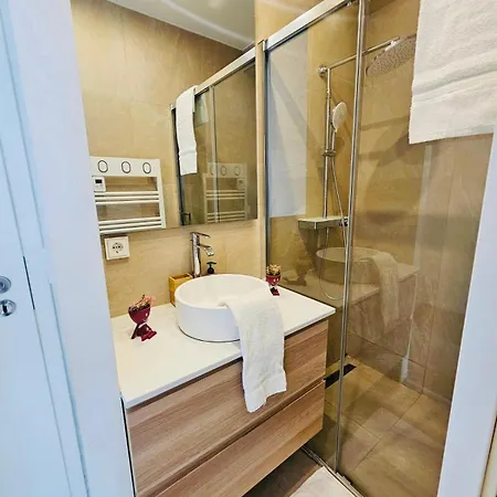 Relax In A Stunning Penthouse With Terrace&parking